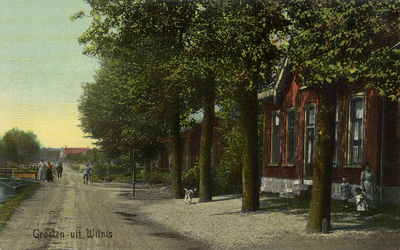 15327 Gezicht in de Oudhuizerweg met bebouwing en beplanting te Wilnis uit het oosten. N.B. De gemeente Wilnis is per 1 ...